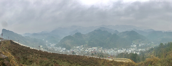 金溪鎮(zhèn)地勢(shì)形如“筲箕”似的地形。華龍網(wǎng)-新重慶客戶(hù)端 陳攀攝 金溪鎮(zhèn)地勢(shì)形如“筲箕”似的地形。華龍網(wǎng)-新重慶客戶(hù)端 陳攀攝